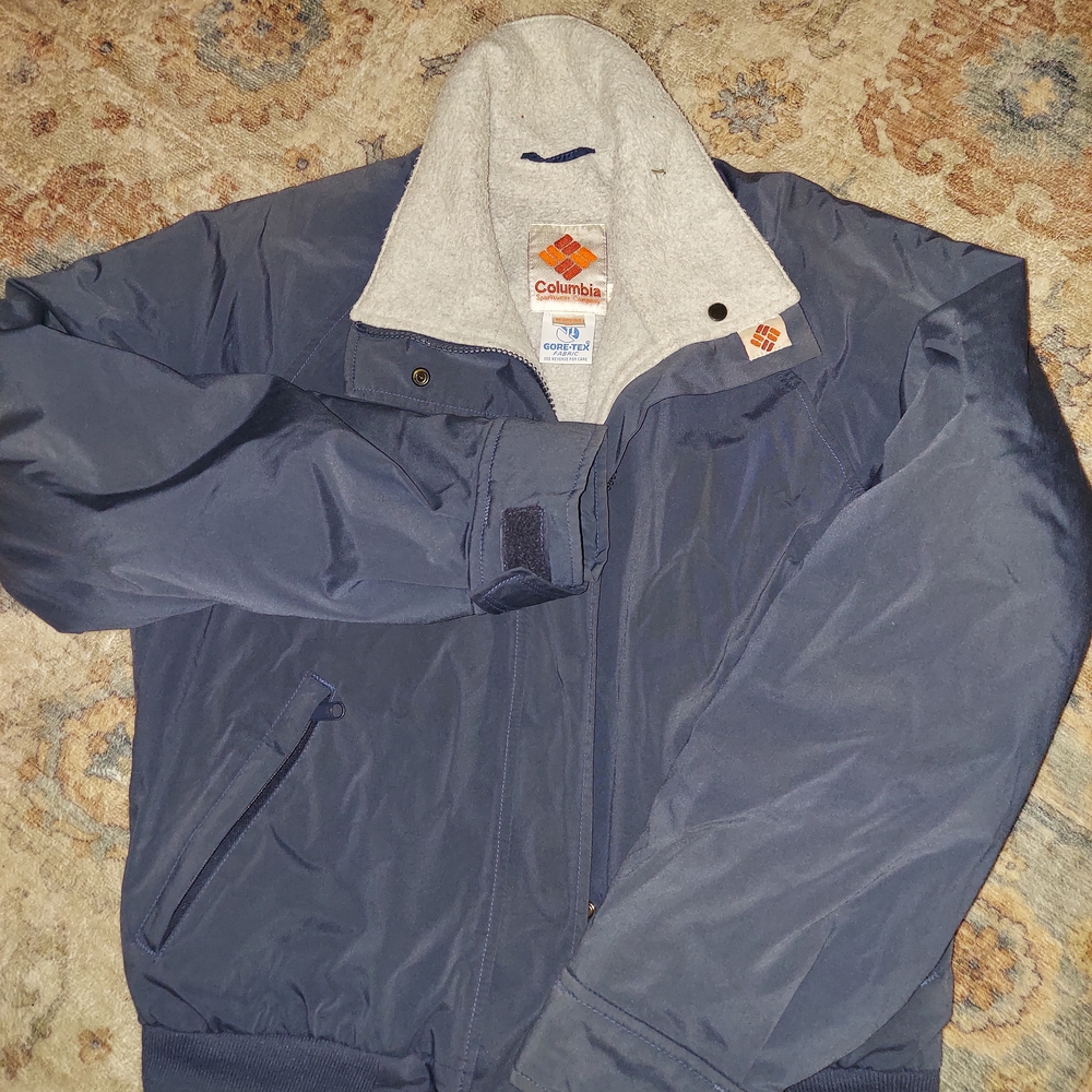 Vintage Columbia Women's Dark Blue Gore-tex Jacket